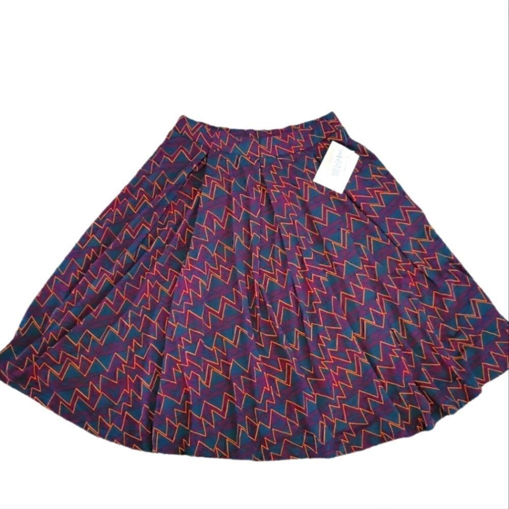 NWT LULAROE MADISON ZIG ZAG SKIRT W/ POCKETS SZ. M